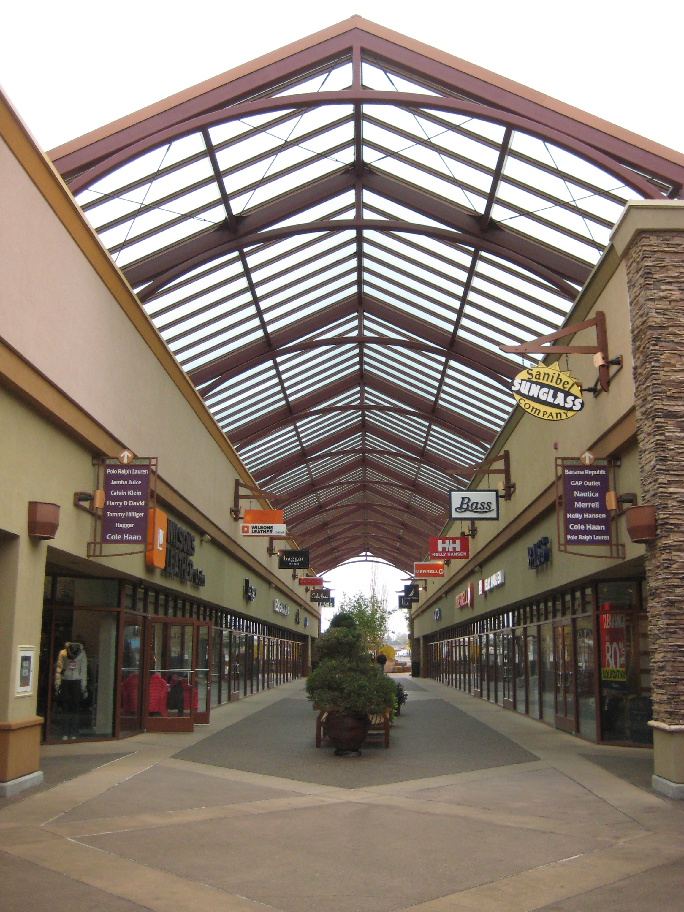 Introducir 57+ imagen levi's store woodburn premium outlets