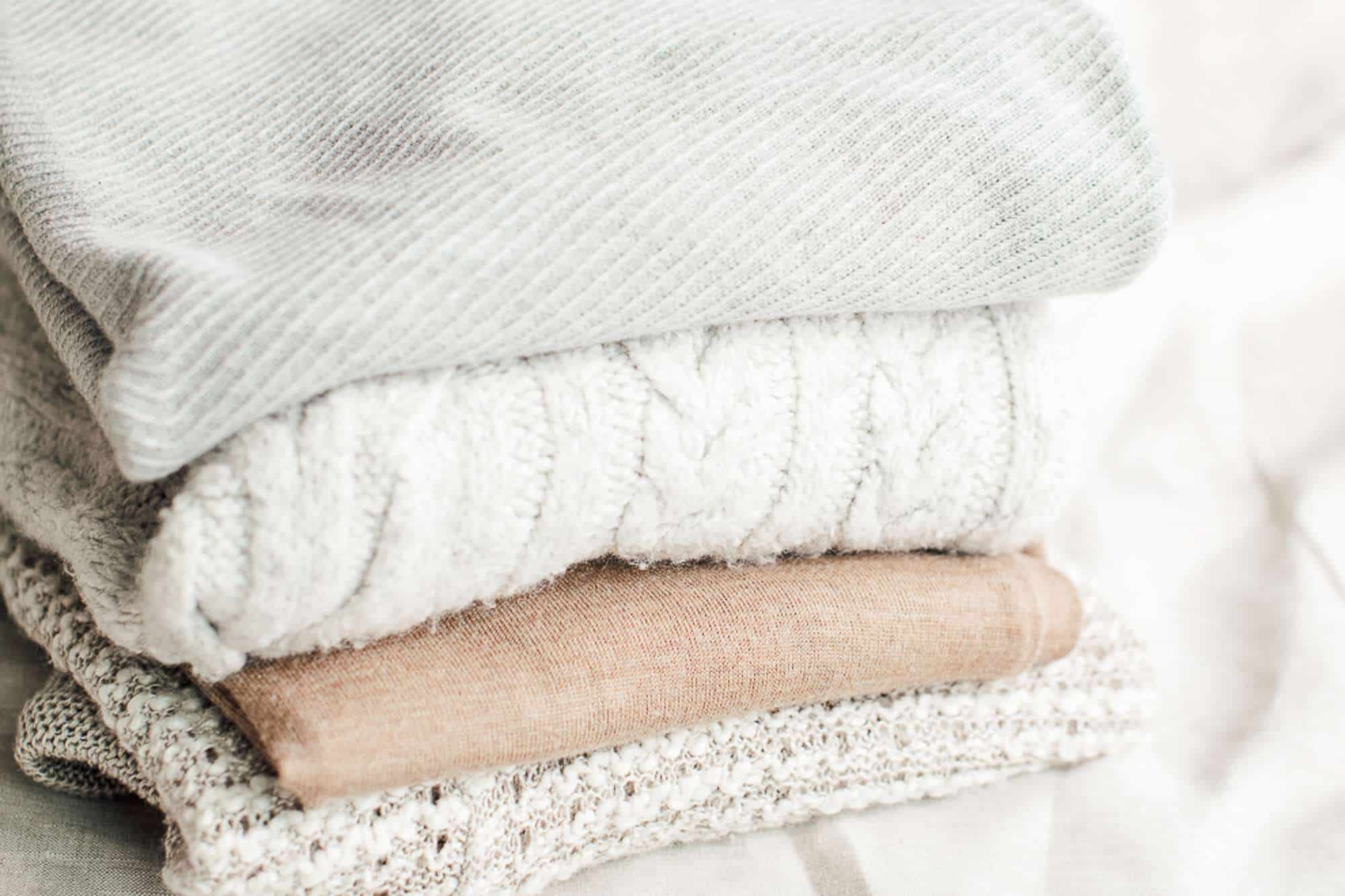 5 Closet Clutter Problems (and How to Fix Them) - This Evergreen Home