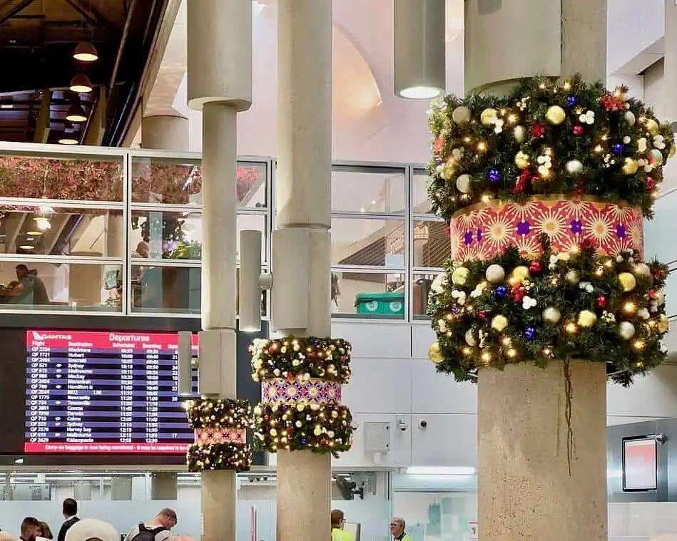 When to Book Budget Holiday Flights (Thanksgiving, Christmas, New Year)