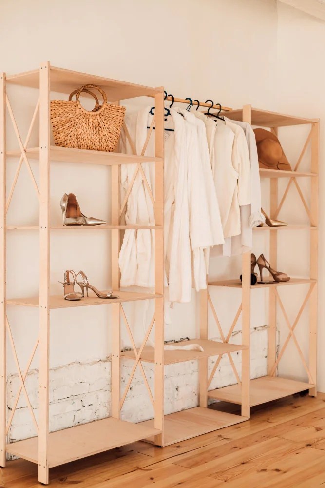 Bakers Rack in Living Room Stylish Storage & Display Ideas