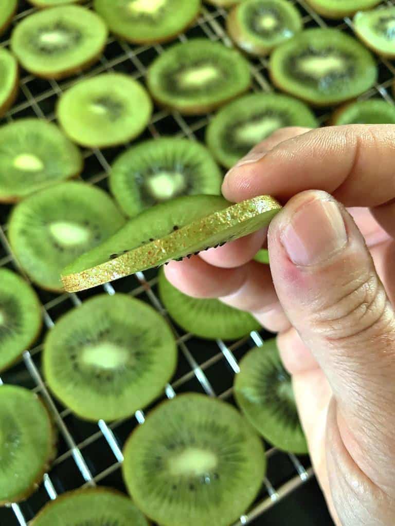 How to Make Dehydrated Kiwi