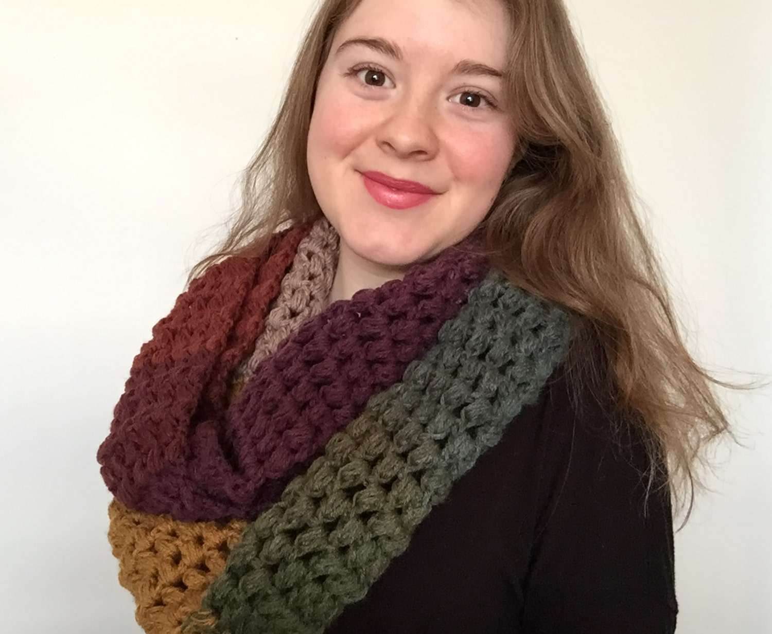 How to Crochet a Puff Stitch Infinity Scarf This Pixie Creates