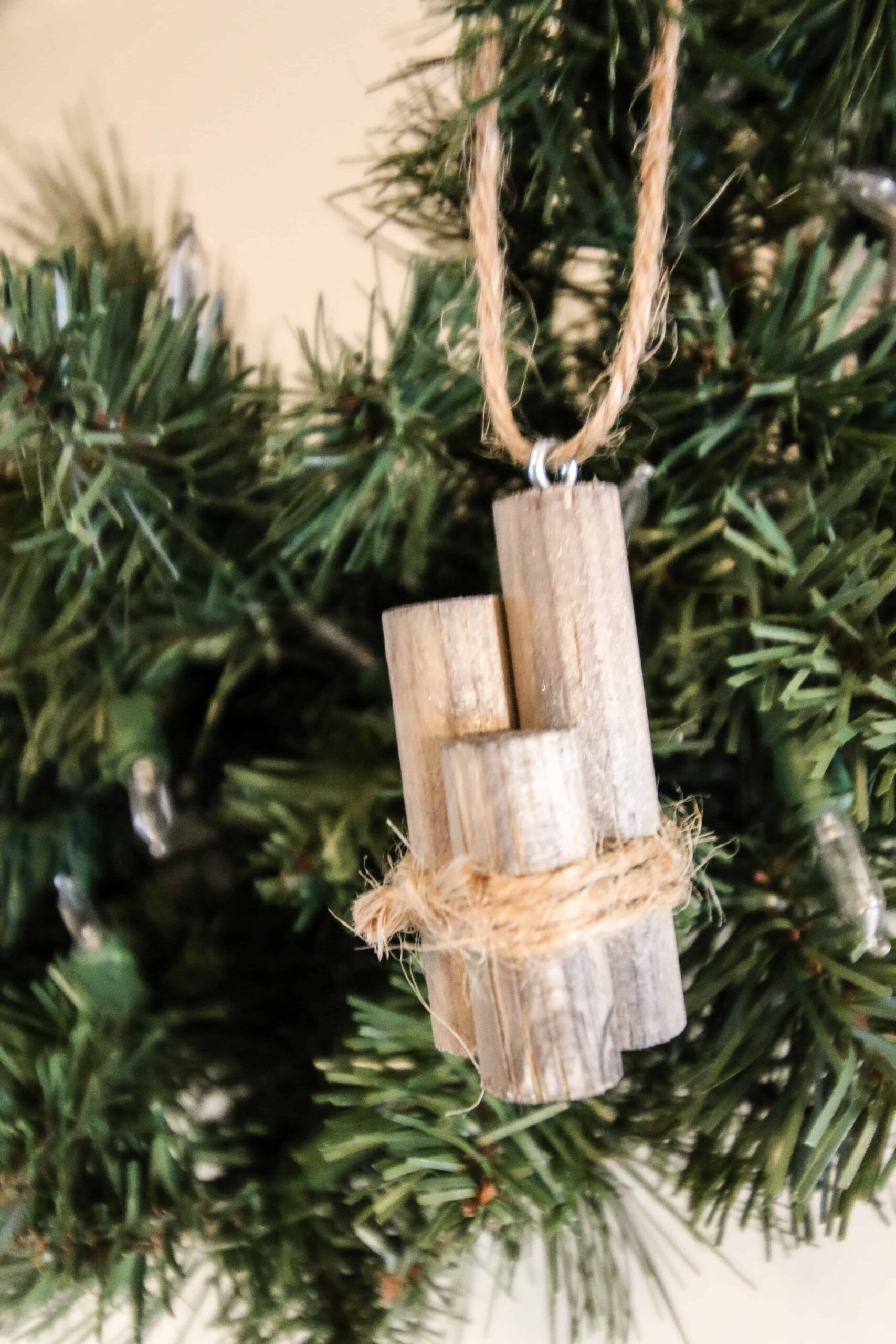 10 Wooden Christmas Ornaments To Make And Sell