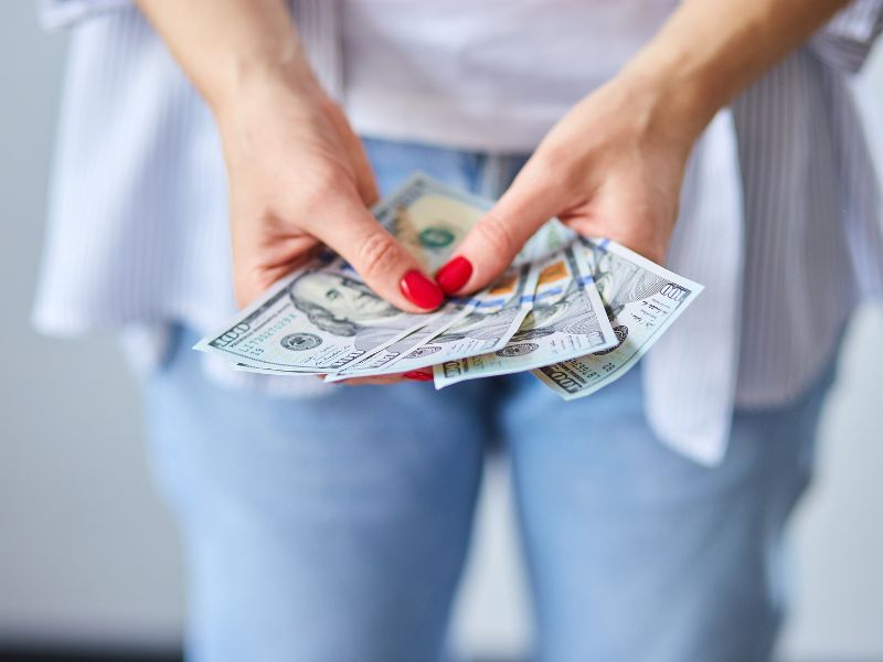 How To Sell Pictures Of Your Hands For Cash