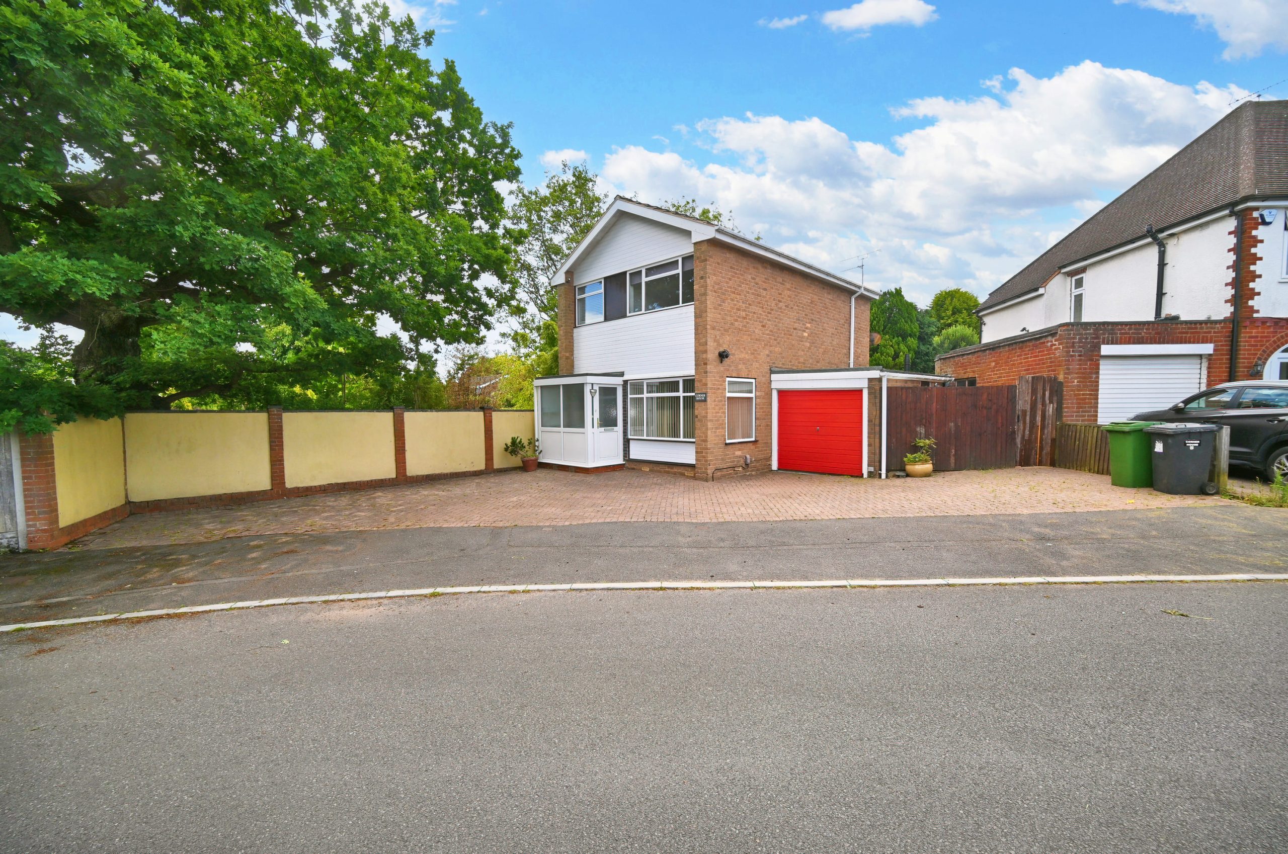 Corner House, York Gardens, Finchfield, Wolverhampton, WV3 9BY No