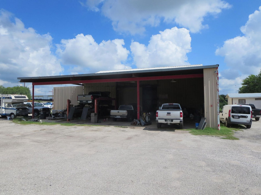 Commercial/Industrial Real Estate Bexar County Thornton Ranch Sales