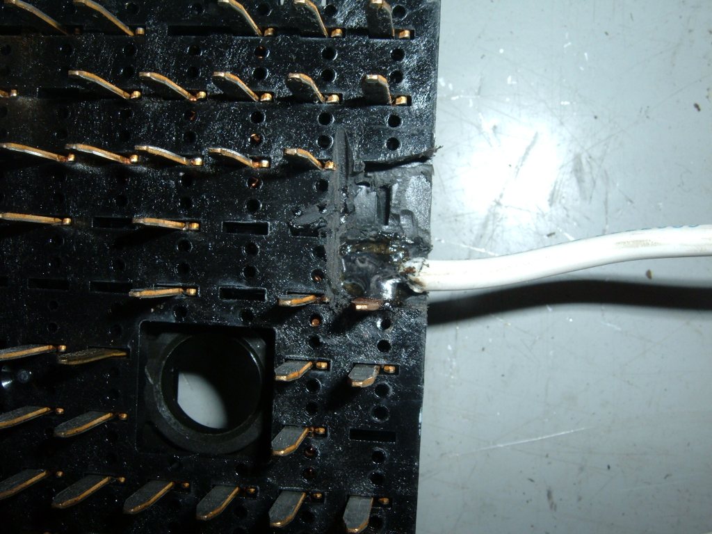 Saturn Fuse Box Repair (19981999) Part 3 Tom Bryant Saturn Fuse Box Repair (19981999) Part 3 Tom Bryant