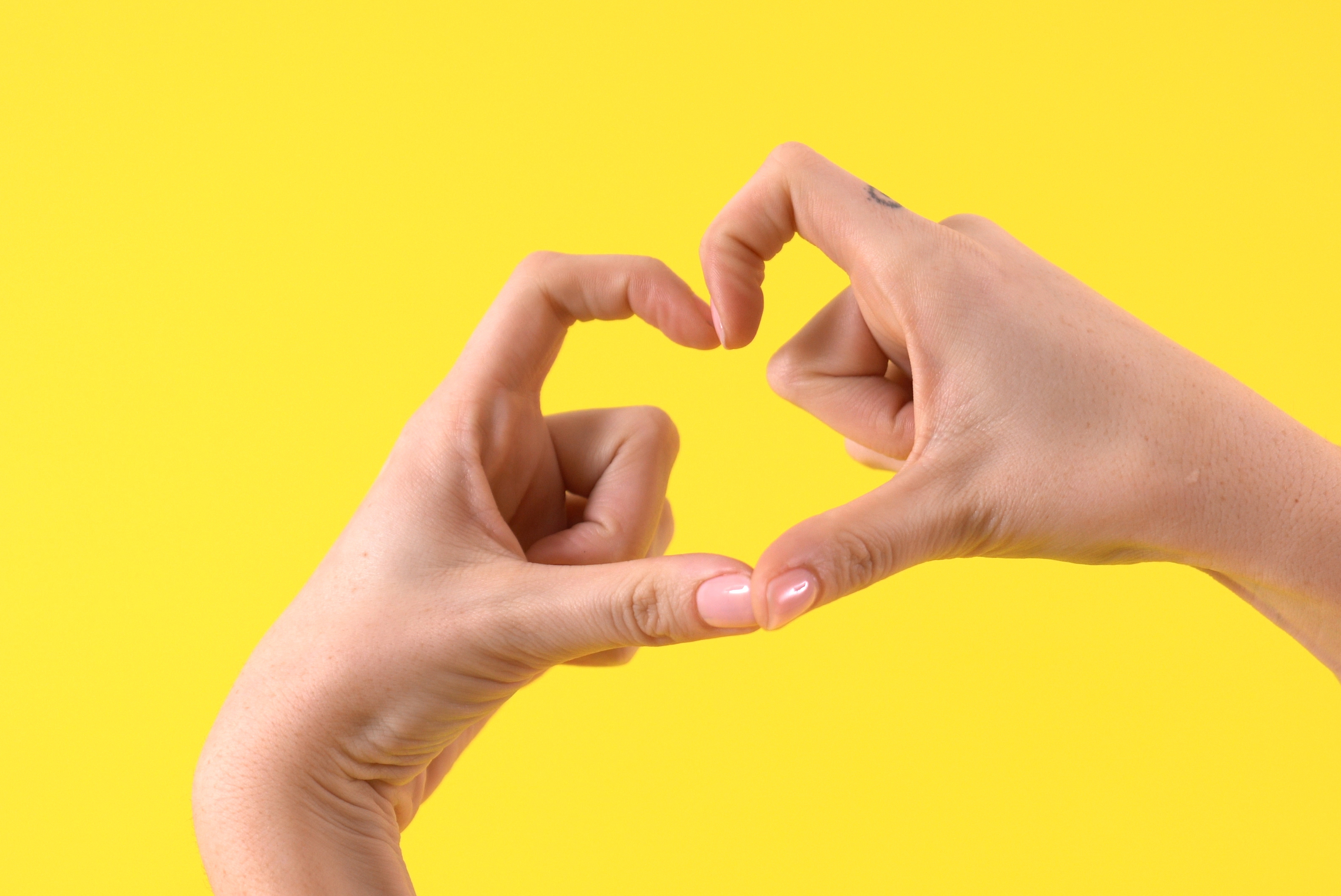 All The Hand Signs And Gestures You Need To Express Exactly How You