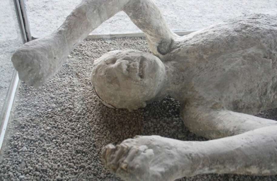 Pompeii Bodies 14+ Shocking Photos Of Vesuvius' Victims