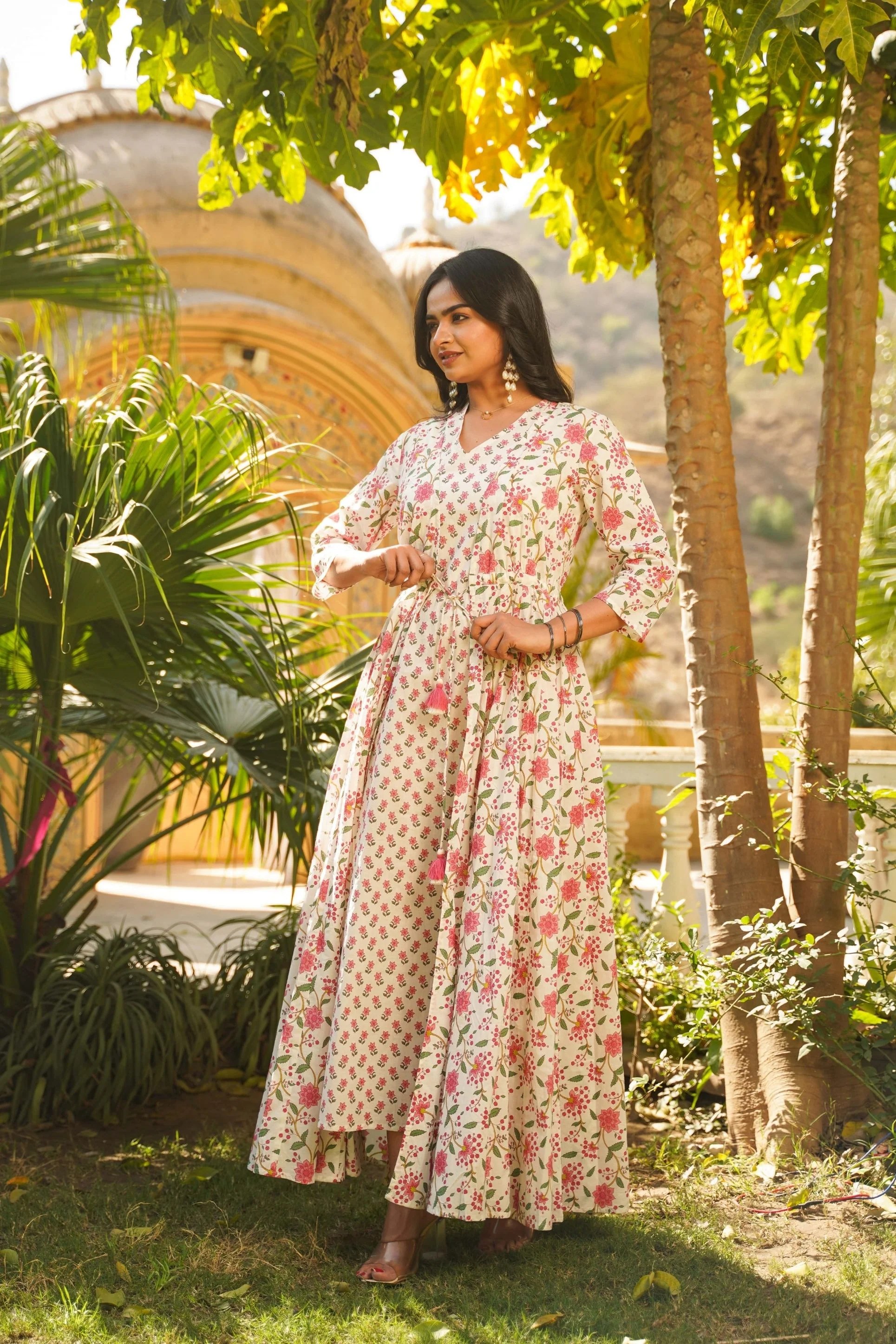 EMPRESS LONG DRESS THREAD COUNTS