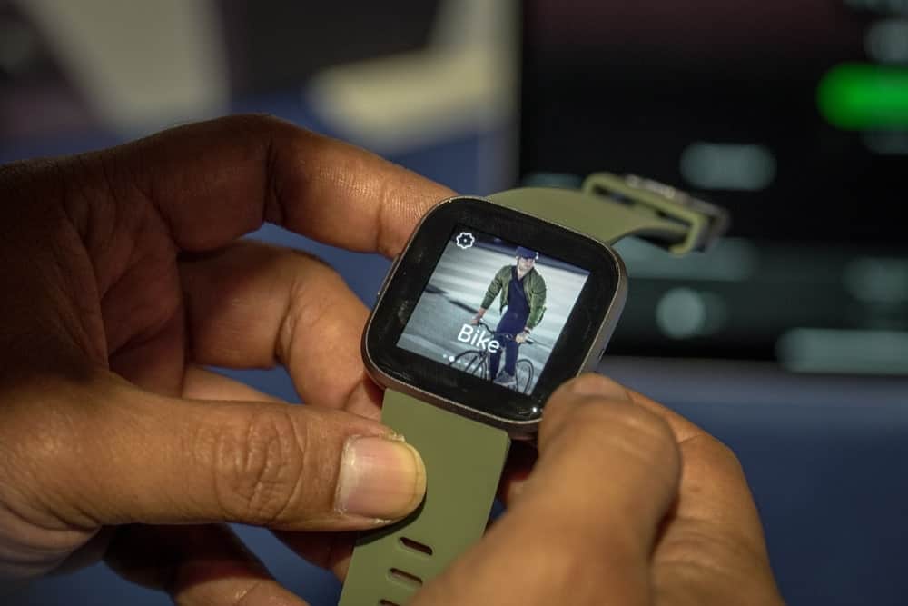 How to Set Up Fitbit Versa 2 (Easy Instructions)