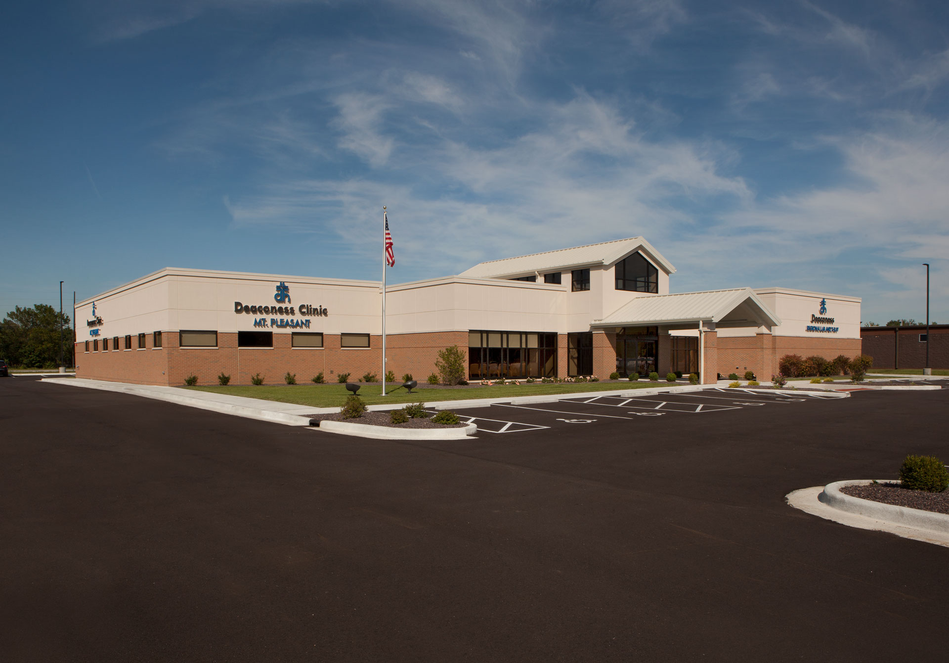 Mt. Pleasant Clinic Three i Design