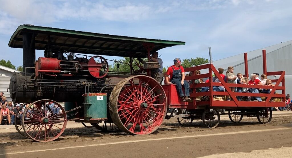 Keck Gonnerman - Lake Region Threshers Show