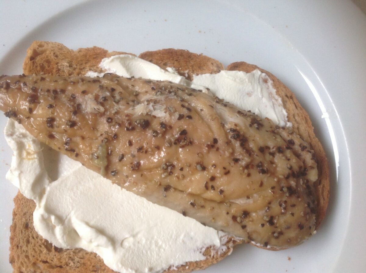 Smoked mackerel & creamy soft cheese on granary toast, 63p. Plus, how