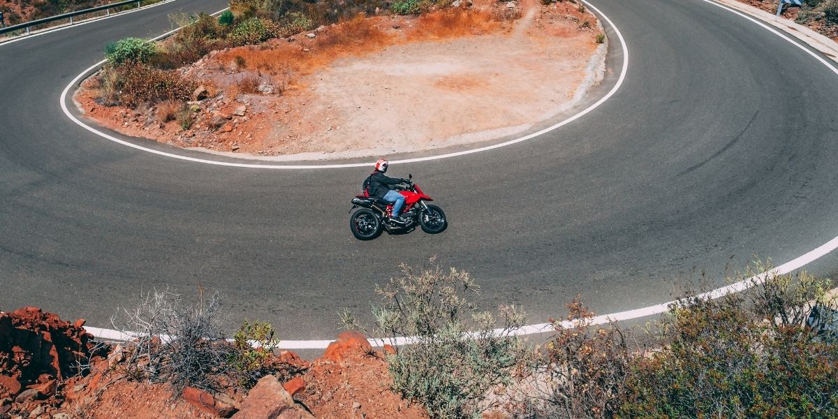 How To Corner On A Motorcycle With Confidence — Throttle Buff
