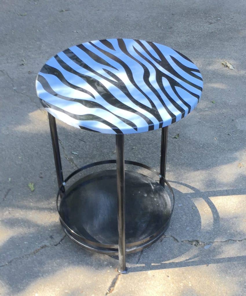 DIY An Ugly Side Table To Awesome In Minutes Through My Front Porch