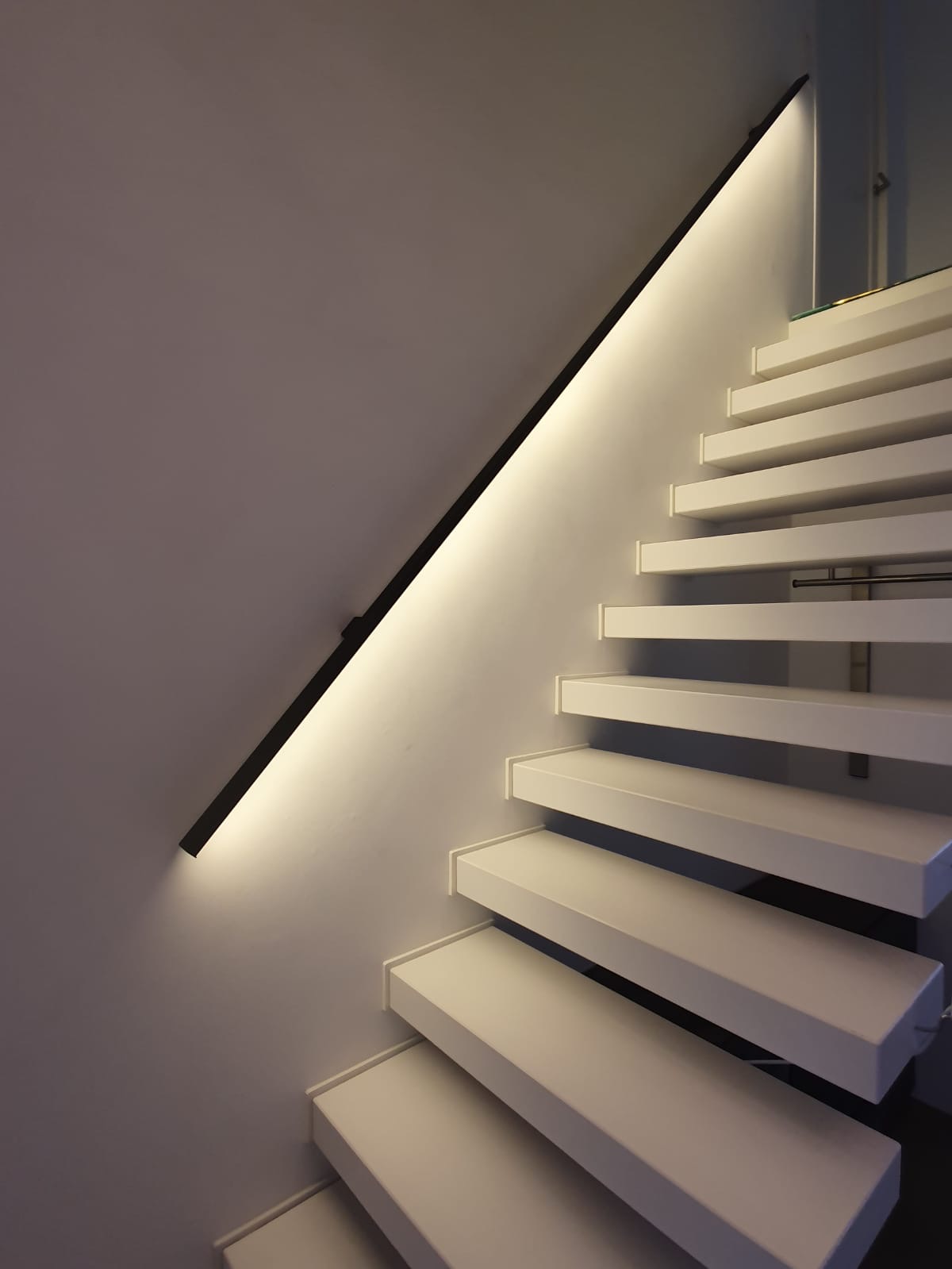 Platte Stalen Trapleuning Met Led-Verlichting - Dees.