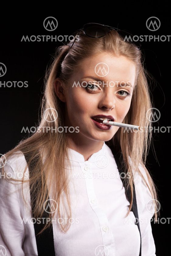 Hot Blonde Women Pics