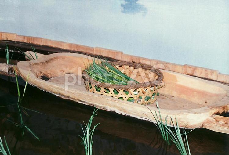 田舟 [Small flatbottomed boat]003 No 439068｜写真素材なら「写真AC」無料（フリー）ダウンロードOK