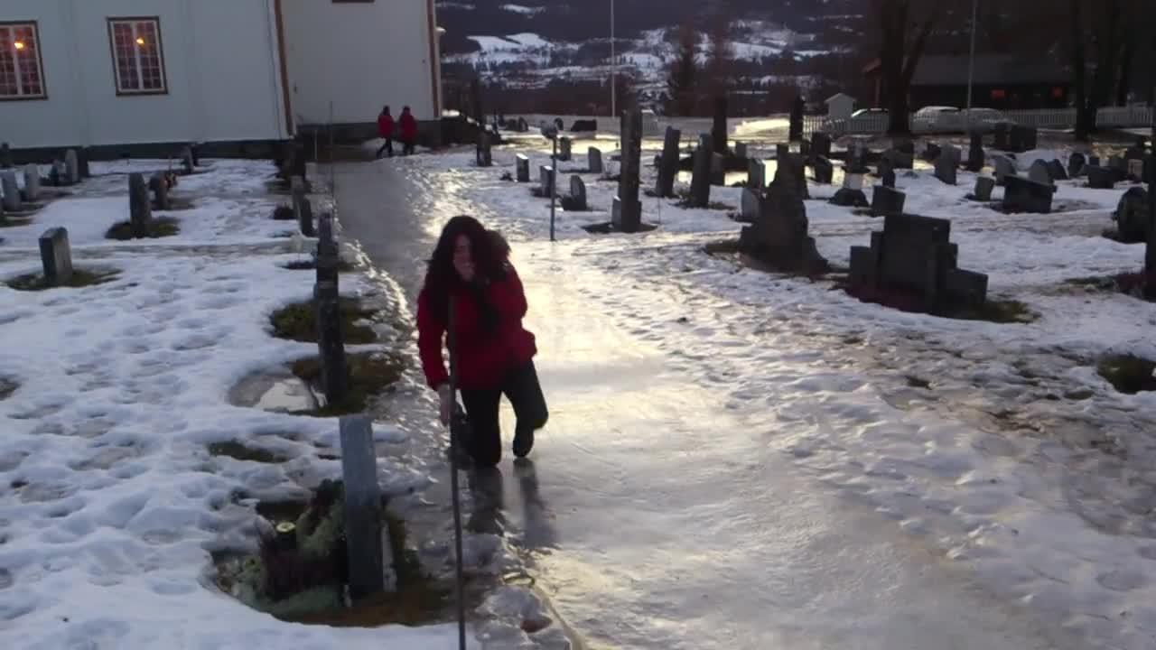 Girl Slips on Ice and Hits Chin Jukin Licensing