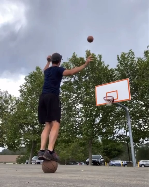 Guy Performs Basketball Trickshot by Kicking Ball in Basket Jukin