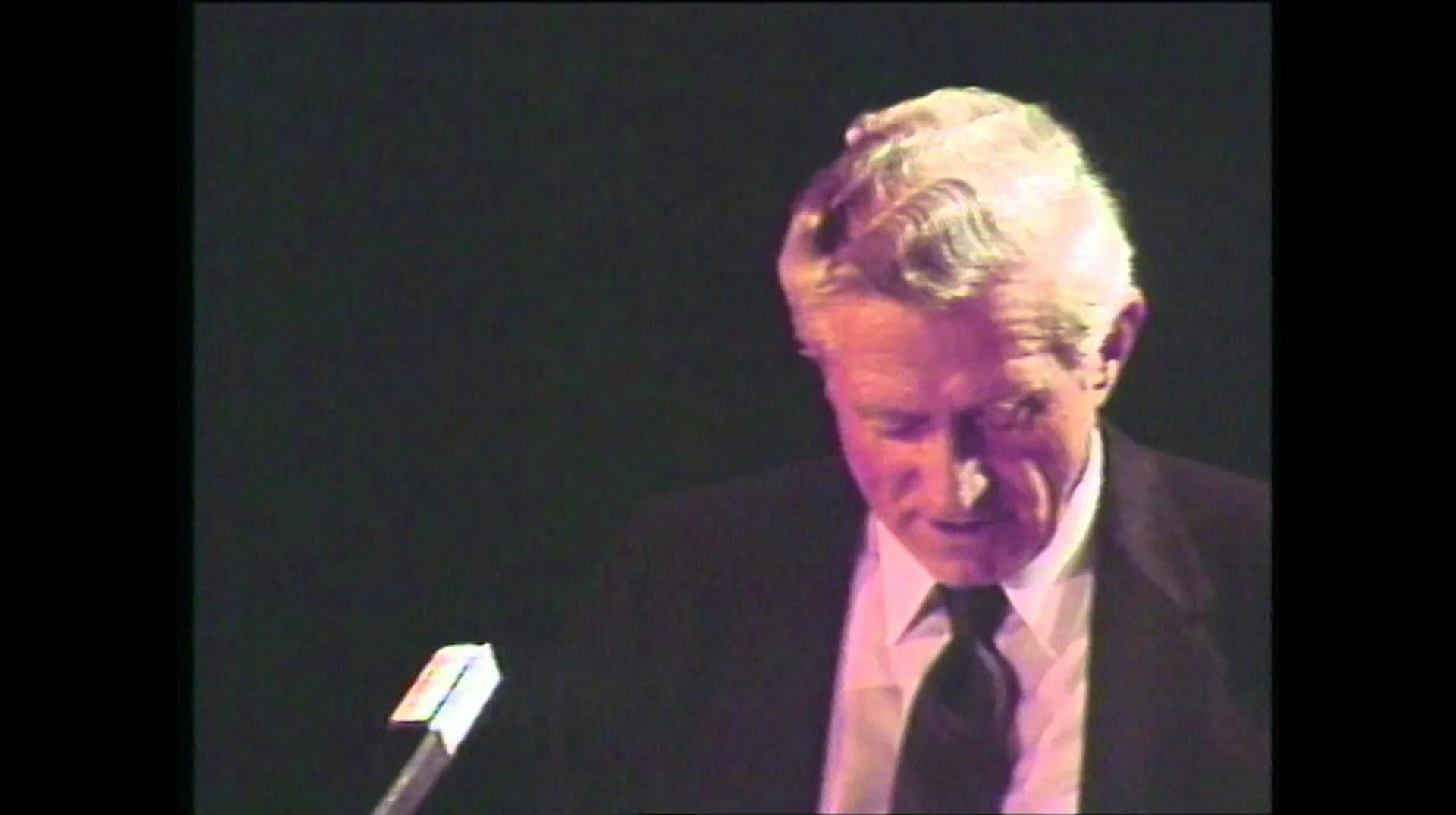 La apuesta visionaria de Gene Amdahl por el silicio a escala de oblea, décadas antes de que la IA la hiciera viable.