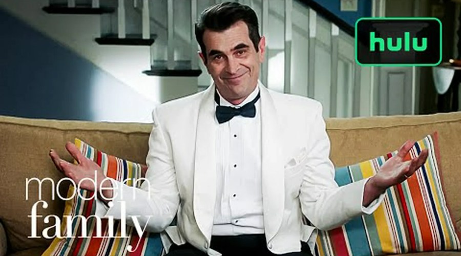 A Wild and Whirlwind Thanksgiving with a Modern Family