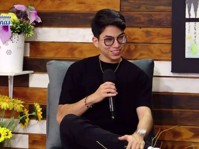 ¡El futuro médico que hace magia con el acordeón!