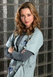 Linda Cardellini - Nude Celebrities Forum | FamousBoard.com