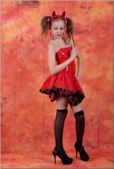 TeenModeling.TV teenmodeling.tv / TMTV - Violette - Little Devil