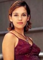 Amy Jo Johnson - Nude Celebrities Forum | FamousBoard.com