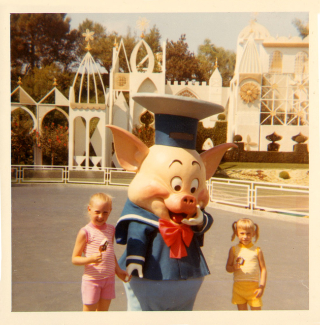 24 Creepy Vintage Disneyland Photos
