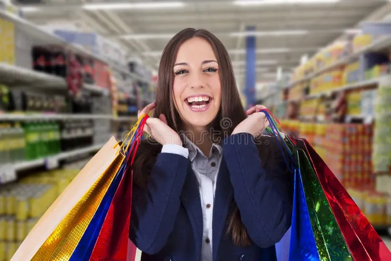 Compras imagem de stock. Imagem de povos, cesta, compra 67864749