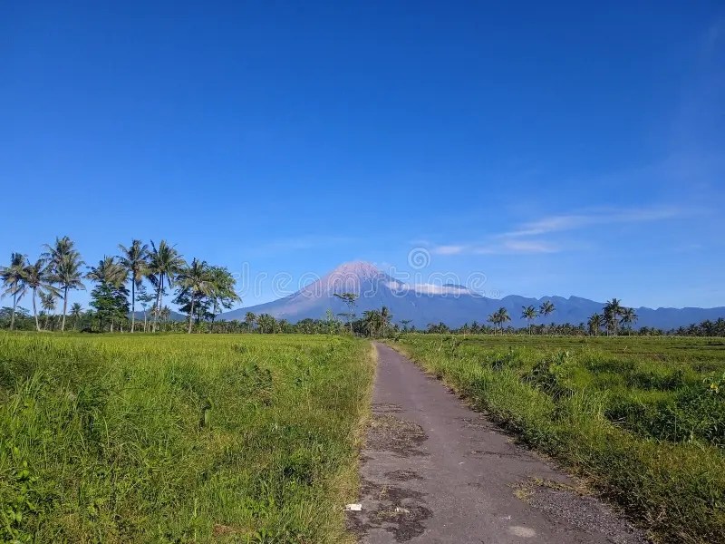 The Highest Active Volcano on the Island of Java, Looks Beautiful but