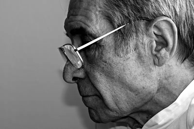 Old man thinking stock photo. Image of hospital, occulares 1039344
