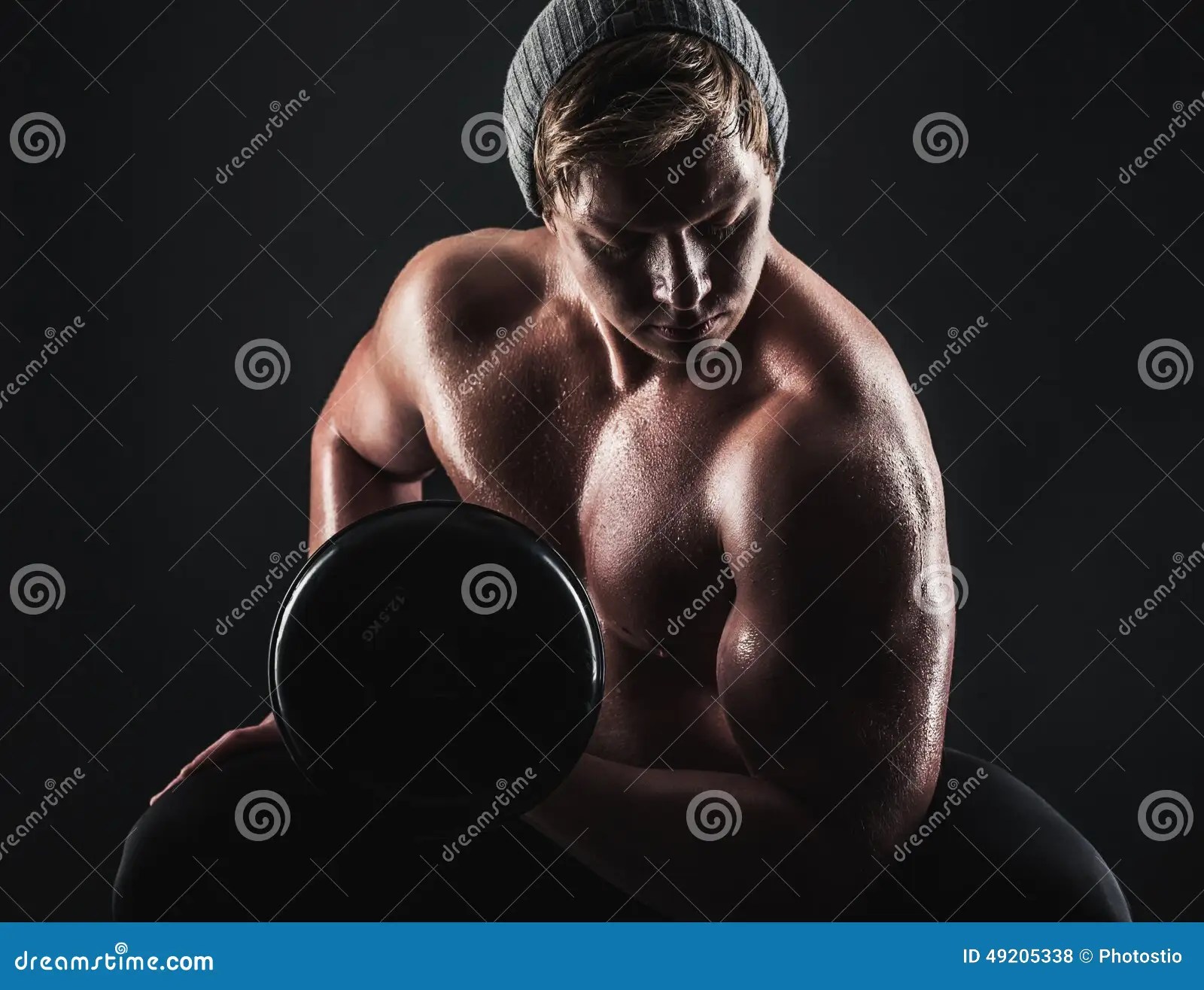 Bodybuilder stockfoto. Bild von gesund, sport, aktiv 49205338