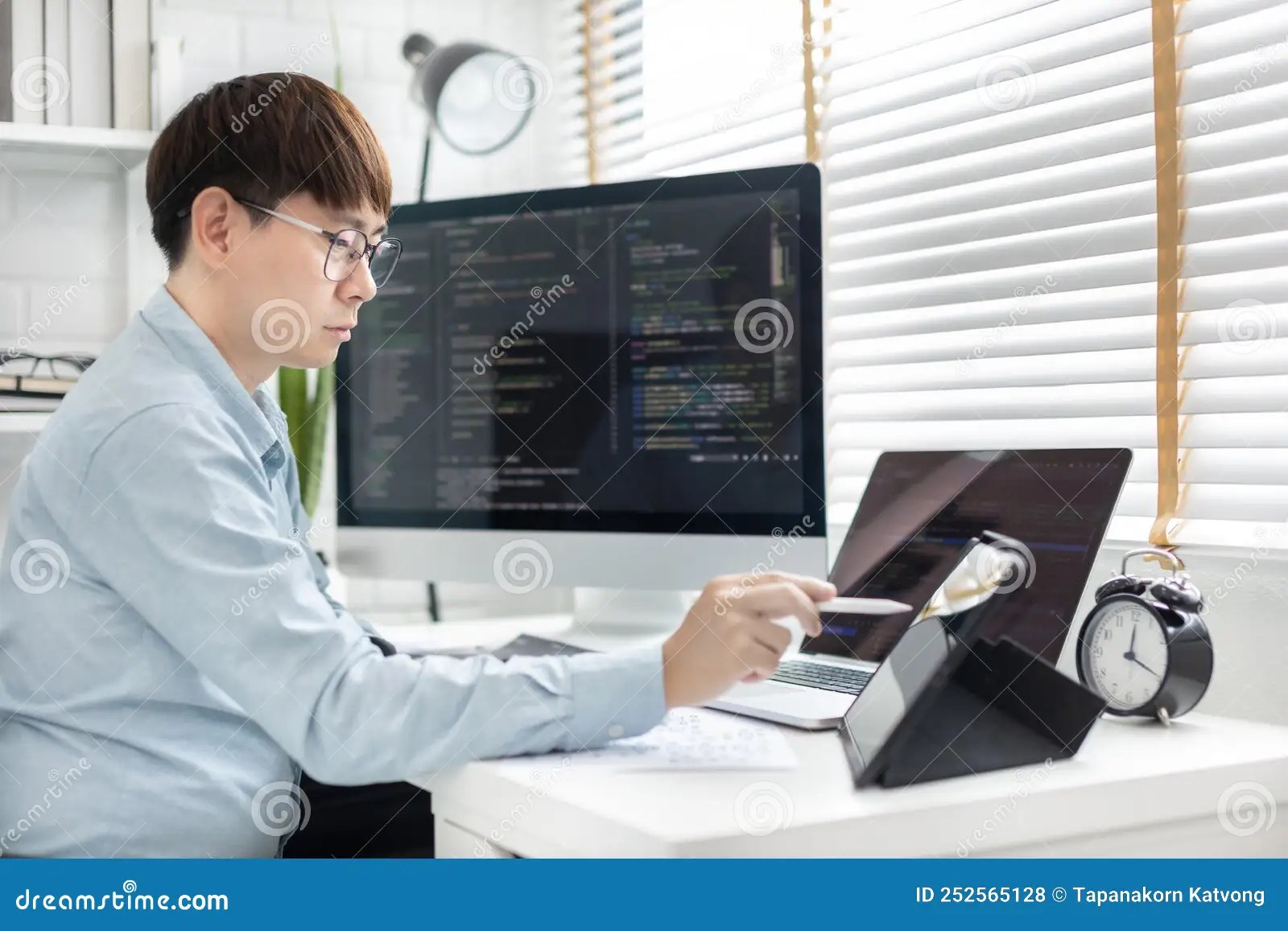 Professional Development Programmers are Using Tablet To Test the