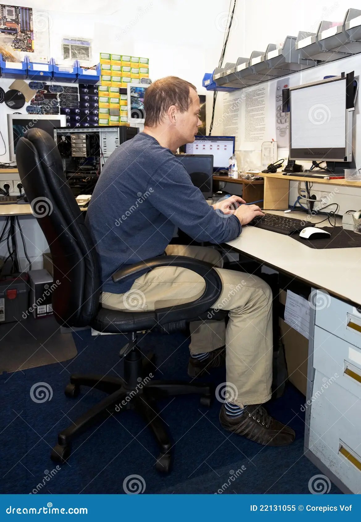 Programmerare fotografering för bildbyråer. Bild av geek 22131055