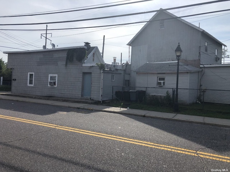 5052 Brook Street, Bay Shore, NY, 11706 6 BR for sale, Residential sales Nest Seekers