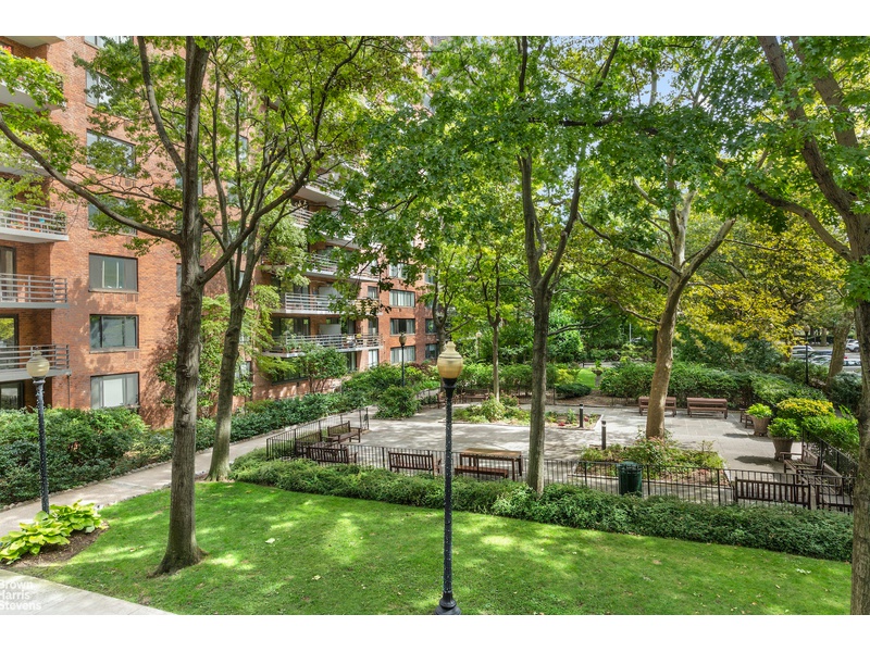 392 Central Park West, New York, NY, 10025 2 BR for sale, apartment sales Nest Seekers