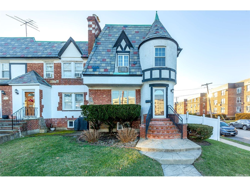 314 Cochran Place, Valley Stream, NY, 11581 3 BR for sale