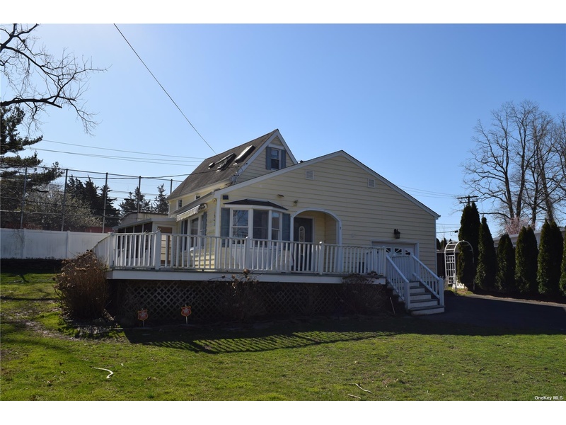 2 Oceanside Court, Northport, NY, 11768 3 BR for sale, Residential