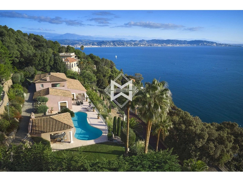 Undisclosed address, ThéoulesurMer, AlpesMaritimes, 06590 5 BR for