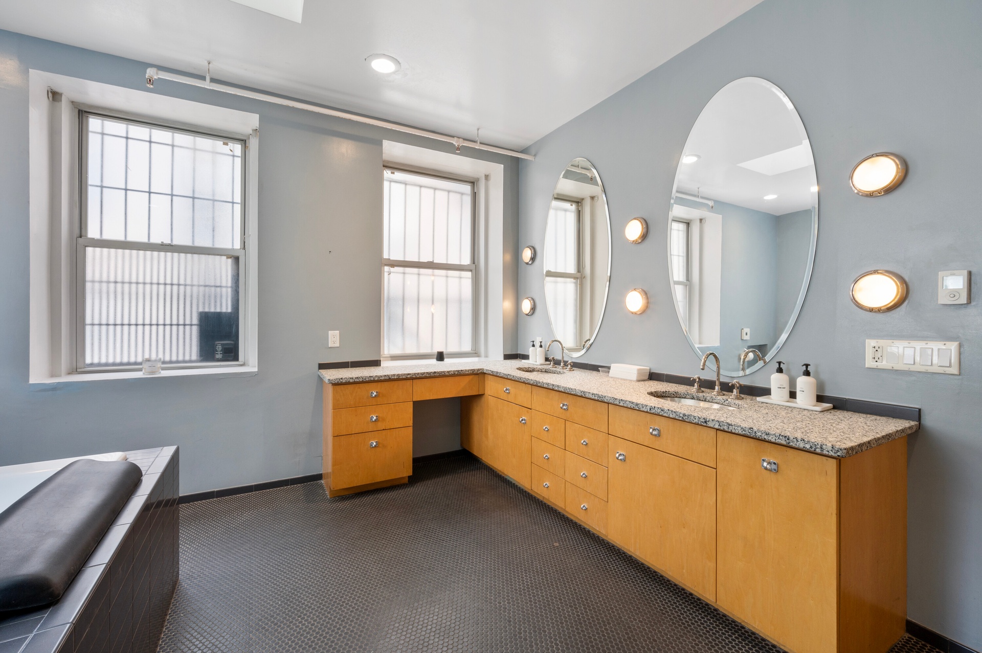 253 W 28th St, New York, NY, 10001 4 BR for rent, Loft rentals Nest