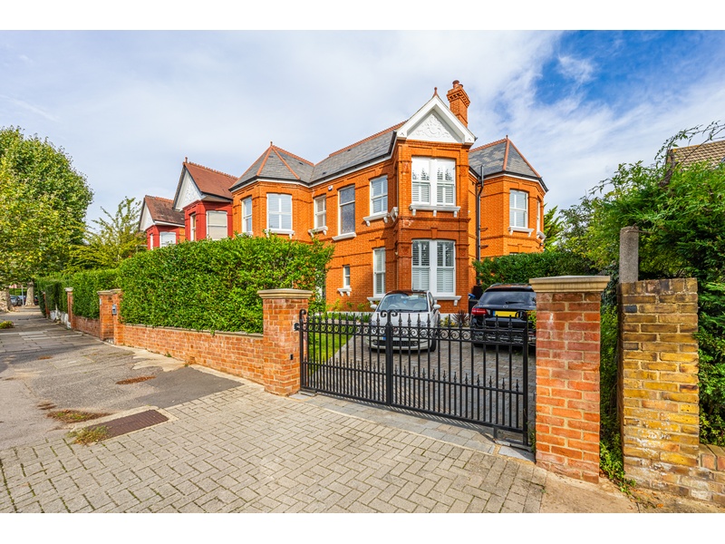 Kilburn, London, Greater London, NW2 4EU 6 BR for sale, House sales