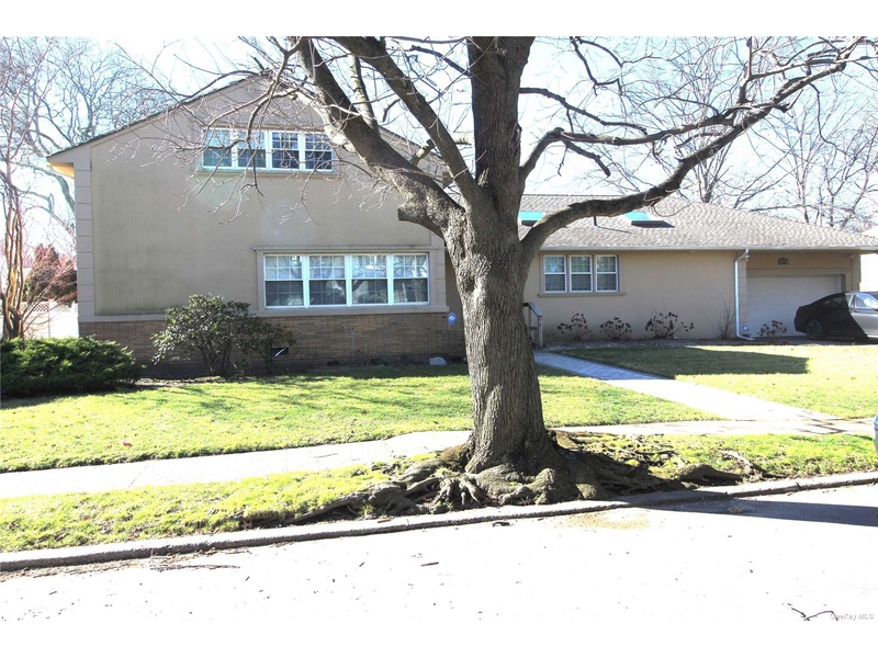 573 Fairway Drive, Woodmere, NY, 11598 Nest Seekers Nest Seekers