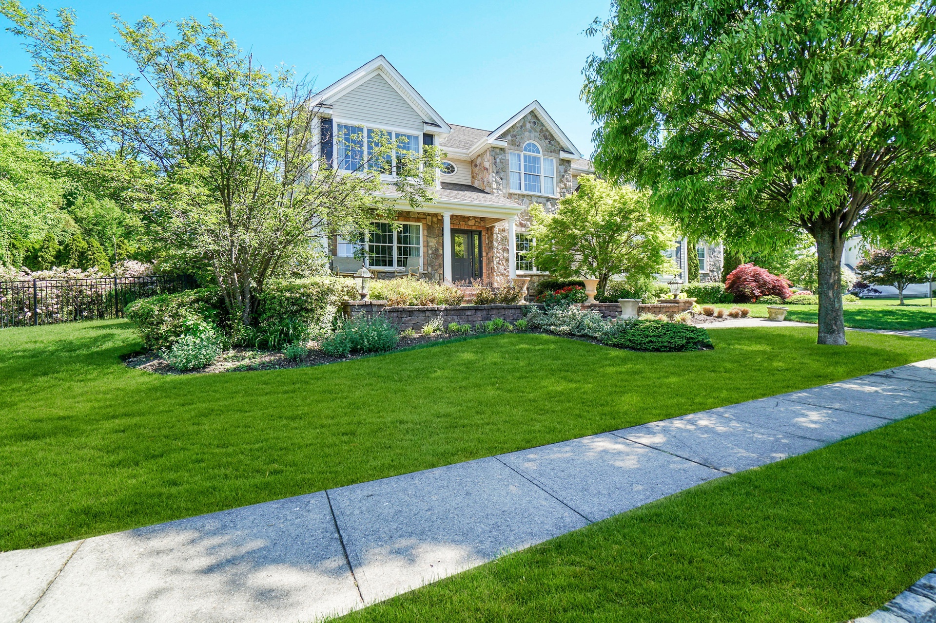 121 Elmwood Dr, Dix Hills, NY, 11746 Nest Seekers Nest Seekers