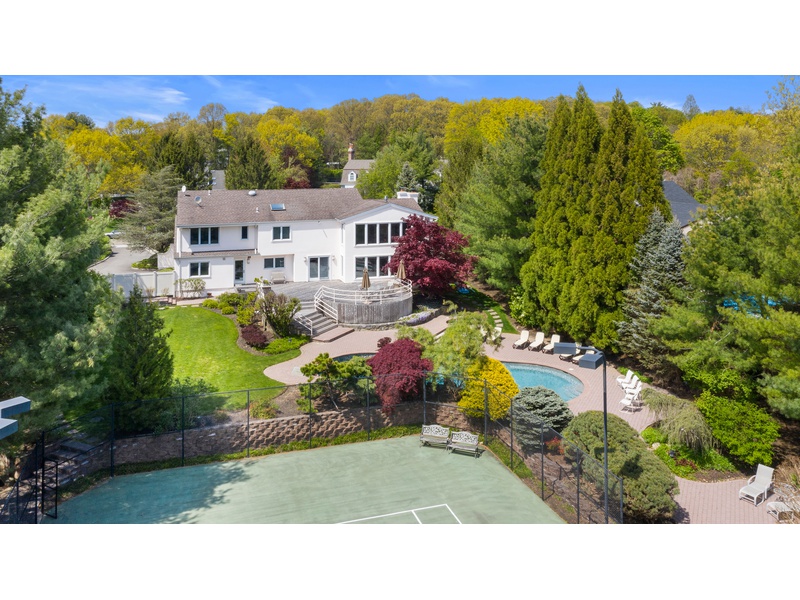 55 Westwood Ct, Woodbury, NY, 11797 5 BR for sale, House sales Nest