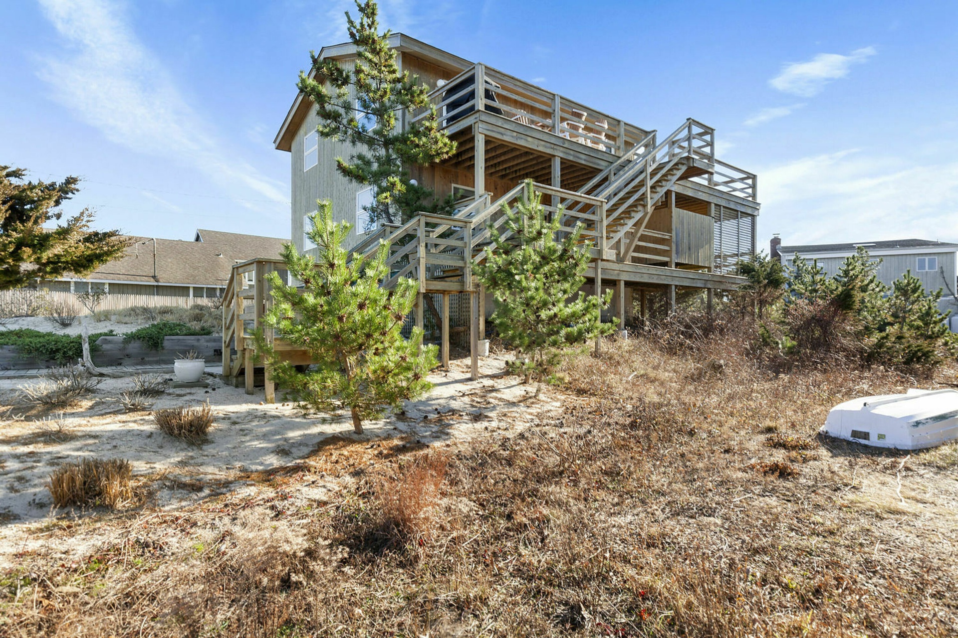 Amagansett Dunes Beach House with Stunning Oceanview!!! 4 BR for rent