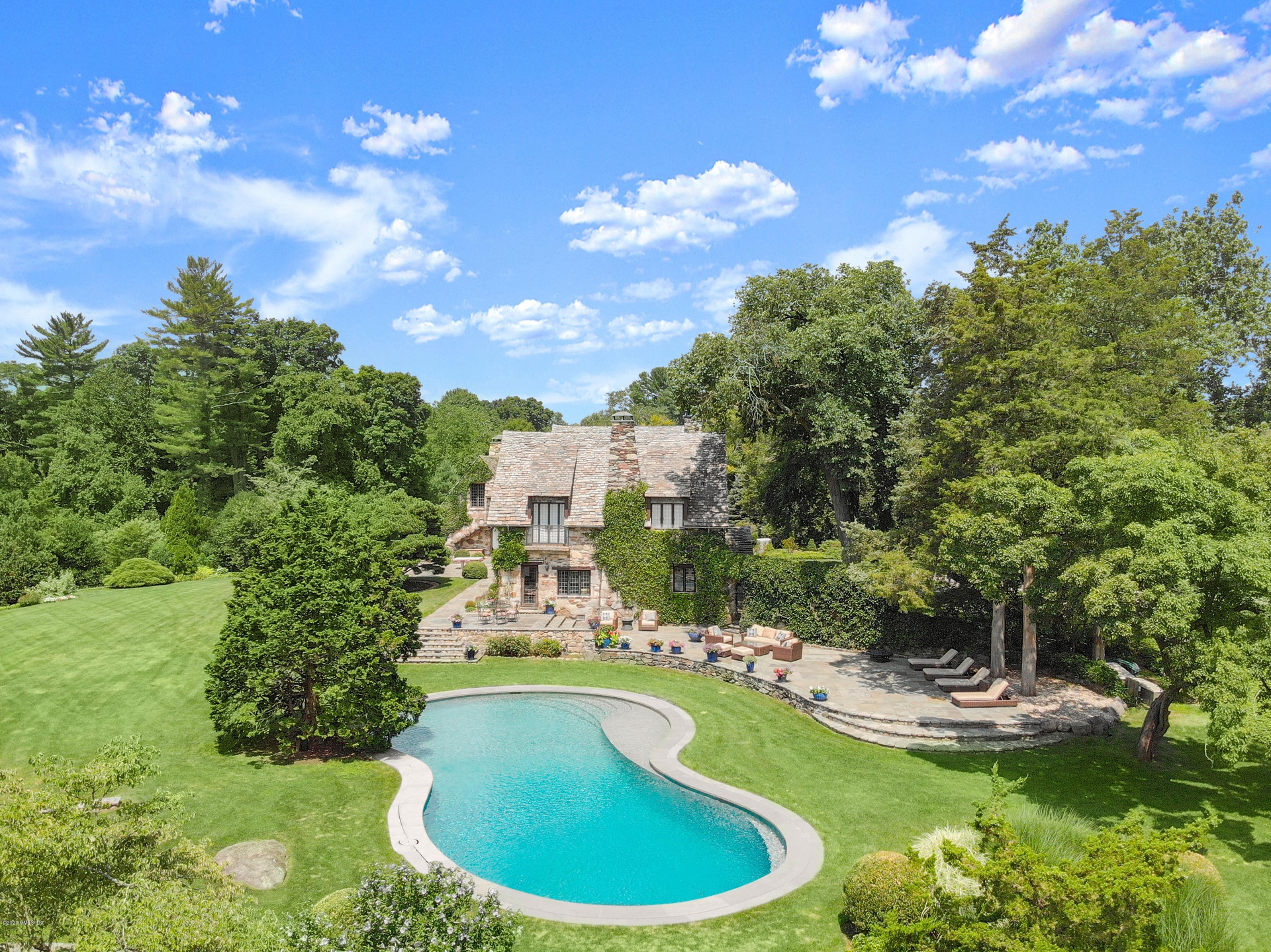 30 Round Hill Club Road, Greenwich, Connecticut, 06831 6 BR for sale